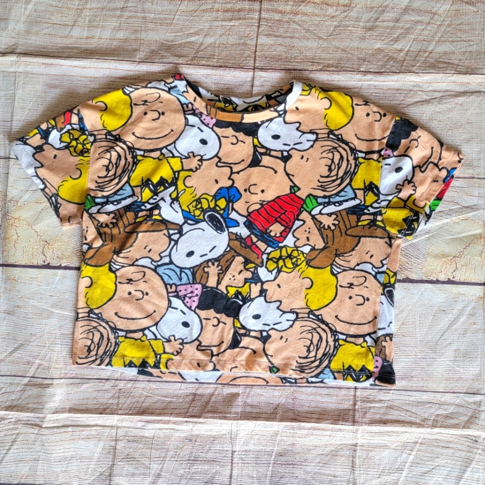 Peanuts Cropped Oversized TShirt Size Small